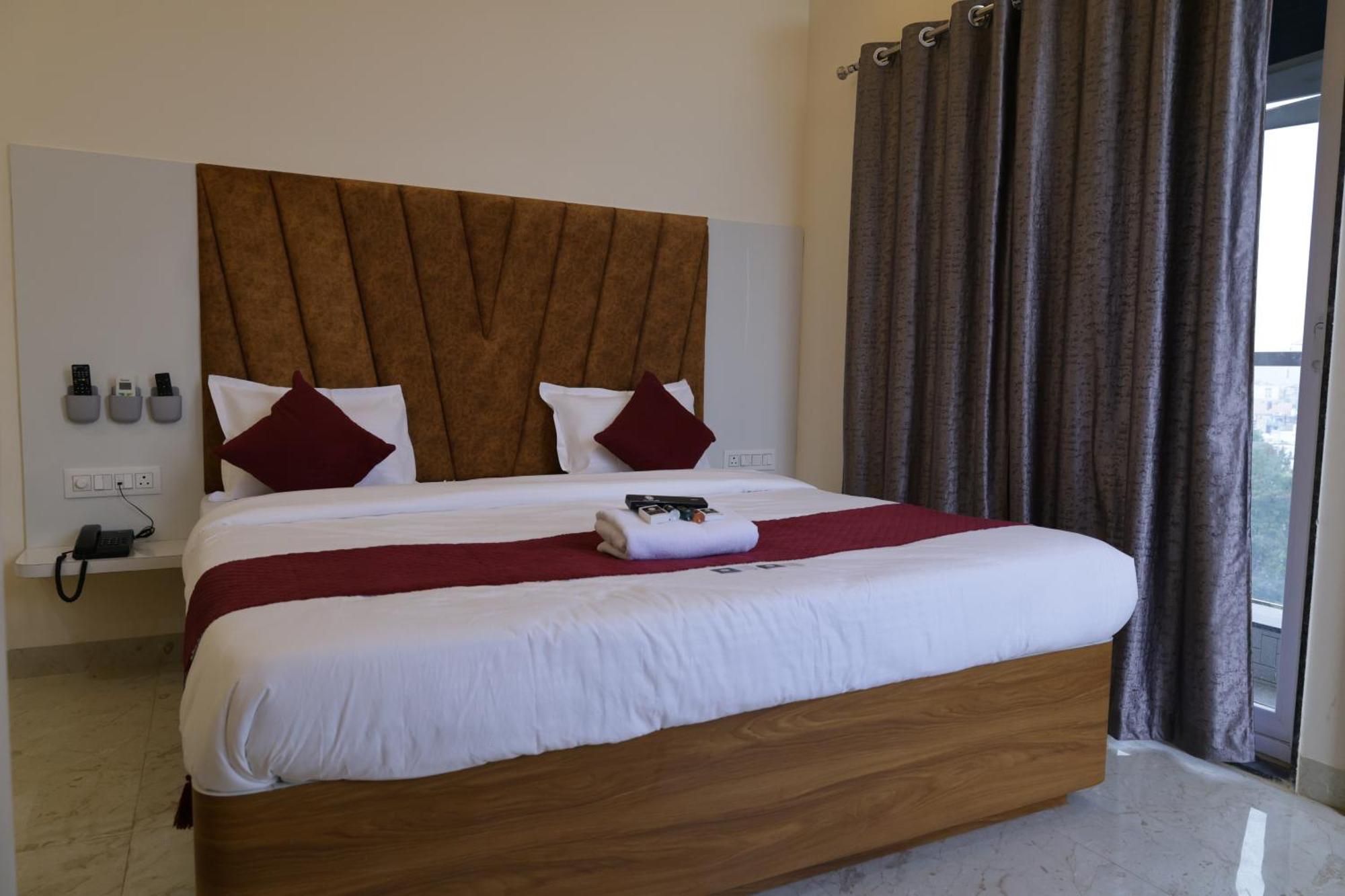 Hotel The Prime Land Hoshangabad Kültér fotó