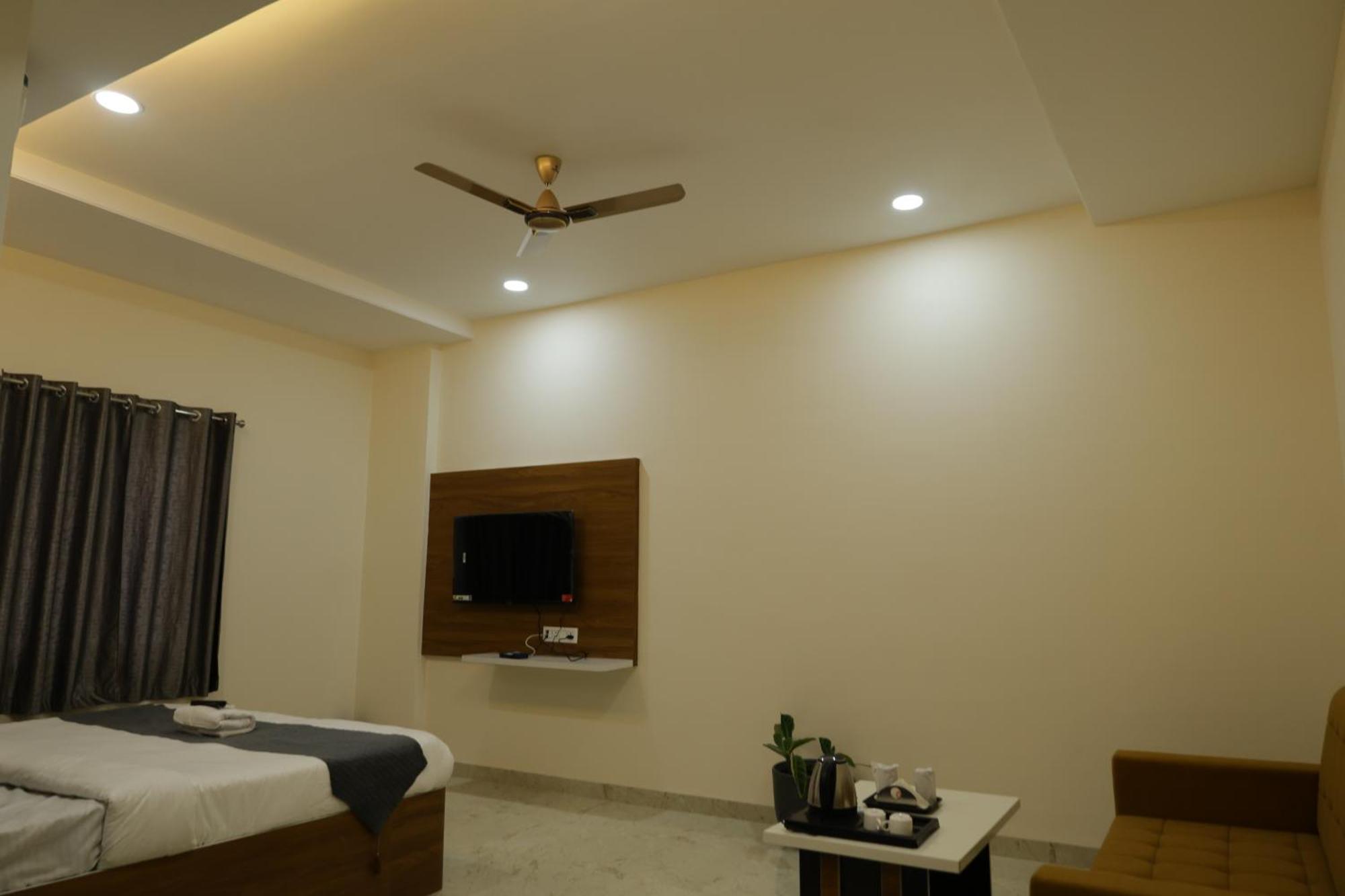 Hotel The Prime Land Hoshangabad Kültér fotó